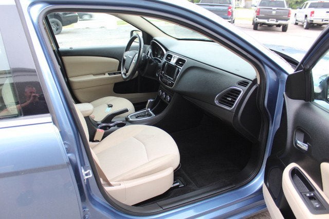 2011 Chrysler 200 Limited