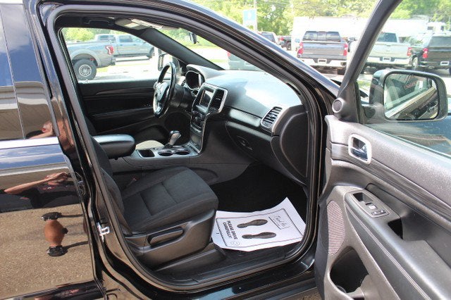 2019 Jeep Grand Cherokee Laredo E