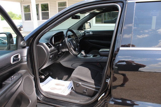 2019 Jeep Grand Cherokee Laredo E