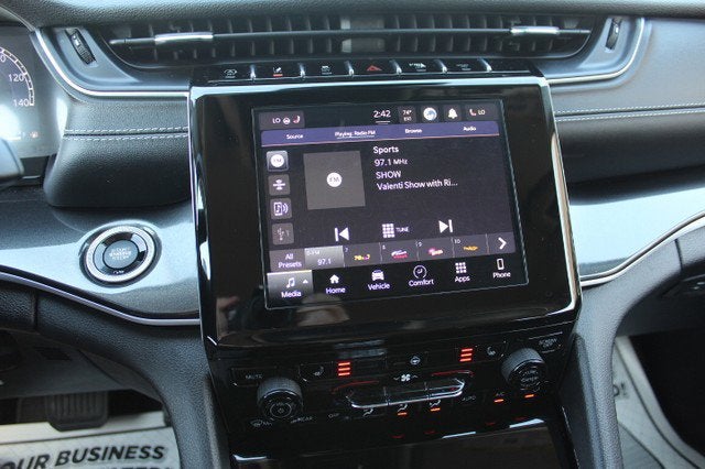 2022 Jeep Grand Cherokee Laredo