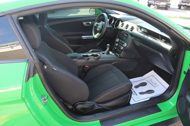 2019 Ford MUSTANG COUPE