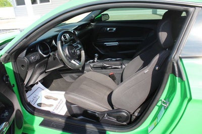 2019 Ford MUSTANG COUPE