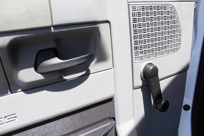 2014 Ford Econoline Commercial Cutaway CUTAWAY CHASSIS