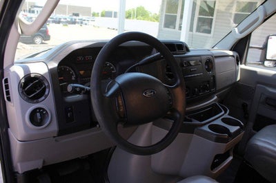 2014 Ford Econoline Commercial Cutaway CUTAWAY CHASSIS