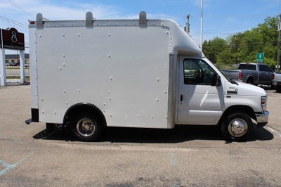 2014 Ford Econoline Commercial Cutaway CUTAWAY CHASSIS