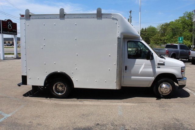 2014 Ford Econoline Commercial Cutaway CUTAWAY CHASSIS