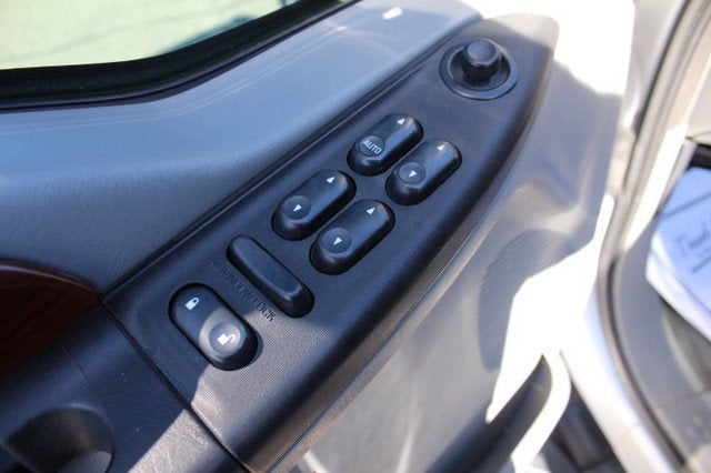2006 Ford Super Duty F-350 DRW Lariat