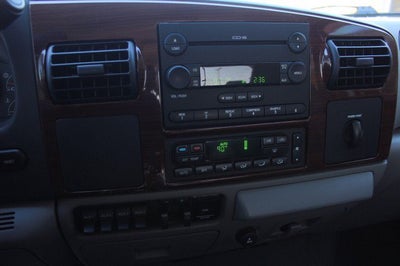 2006 Ford Super Duty F-350 DRW Lariat