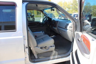 2006 Ford Super Duty F-350 DRW Lariat