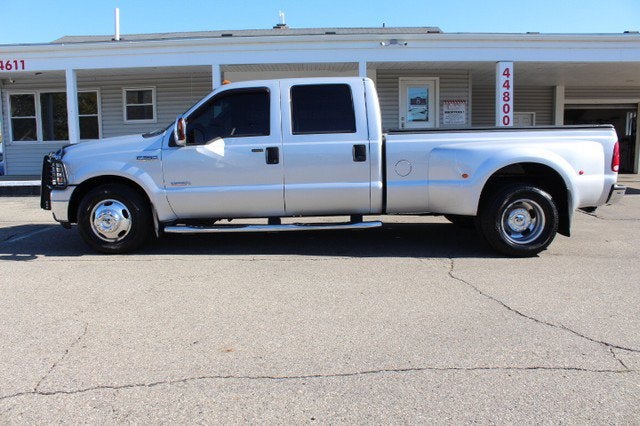 2006 Ford Super Duty F-350 DRW Lariat
