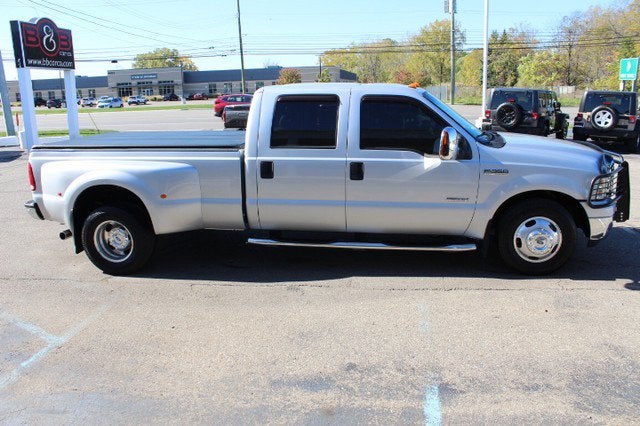 2006 Ford Super Duty F-350 DRW Lariat