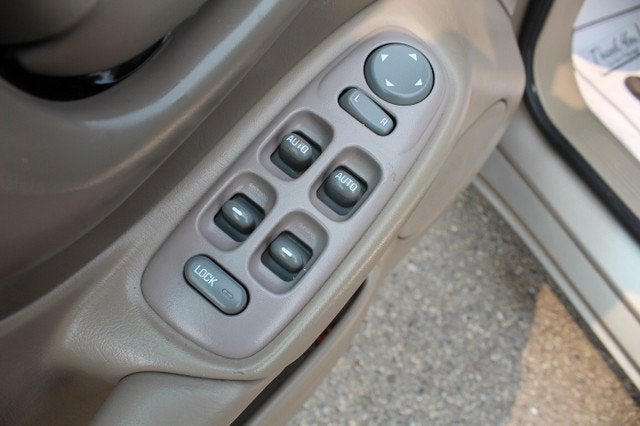 2002 Pontiac Bonneville SE