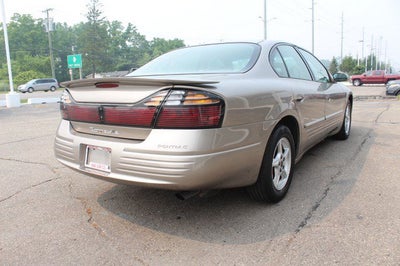 2002 Pontiac Bonneville SE