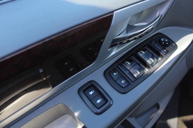 2010 Chrysler Town & Country Touring