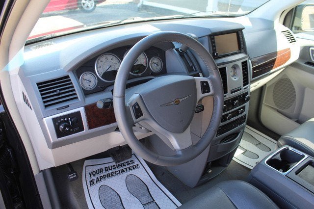 2010 Chrysler Town & Country Touring