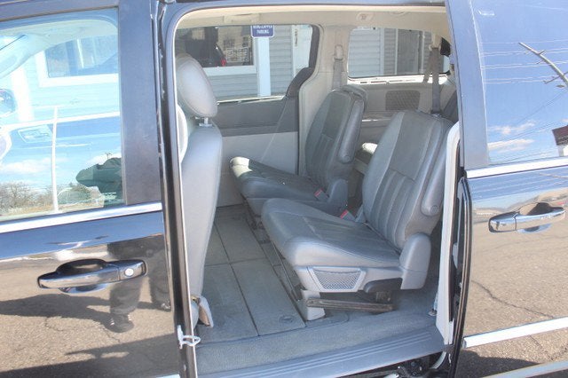 2010 Chrysler Town & Country Touring