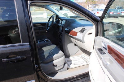 2010 Chrysler Town & Country Touring