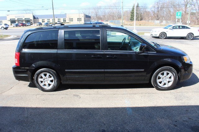 2010 Chrysler Town & Country Touring