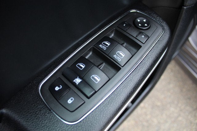 2022 Chrysler 300 Touring L