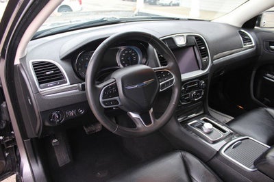 2022 Chrysler 300 Touring L