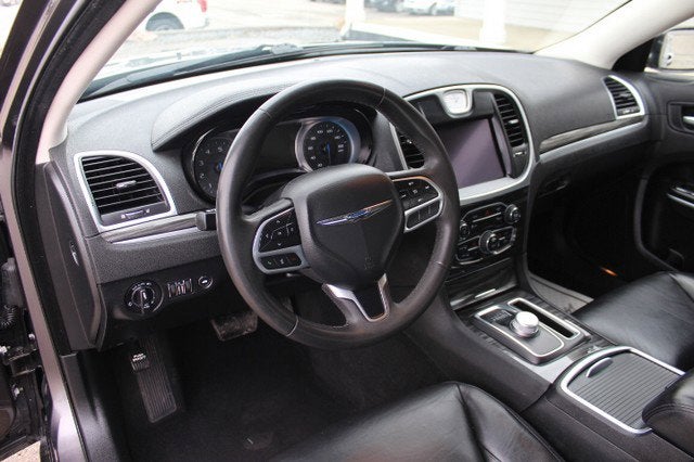 2022 Chrysler 300 Touring L