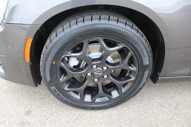 2022 Chrysler 300 Touring L