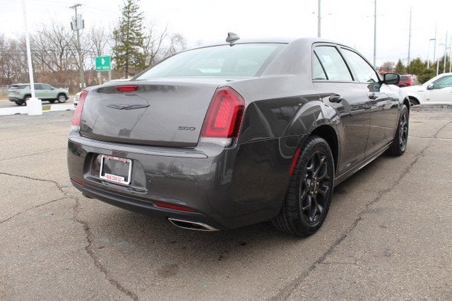 2022 Chrysler 300 Touring L