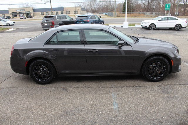 2022 Chrysler 300 Touring L