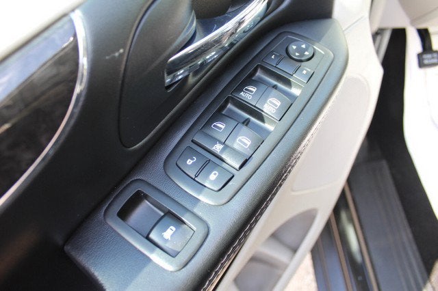 2014 Chrysler Town & Country Touring