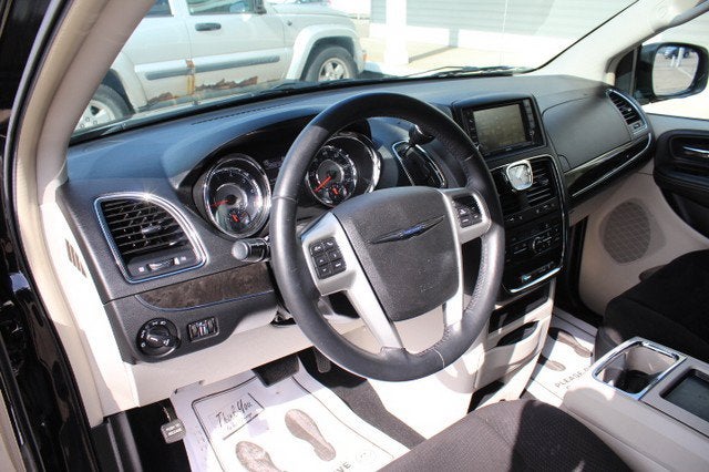 2014 Chrysler Town & Country Touring