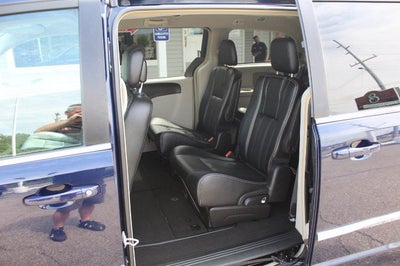 2016 Chrysler Town & Country Touring
