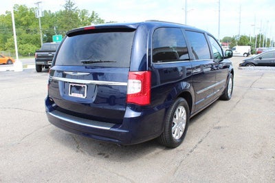 2016 Chrysler Town & Country Touring