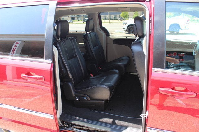 2014 Chrysler Town & Country Touring