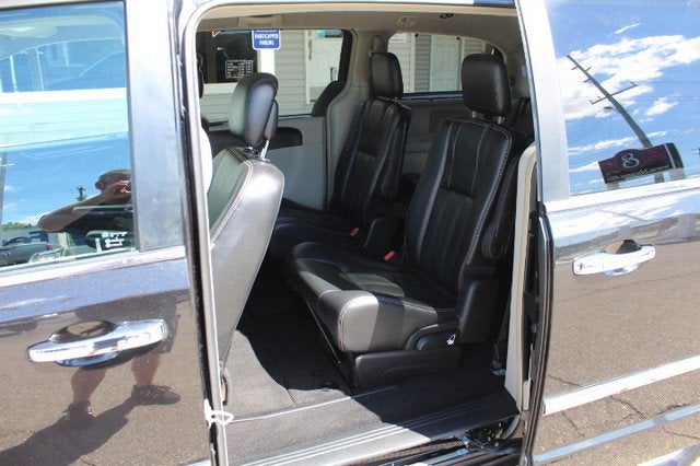 2016 Chrysler Town & Country Touring