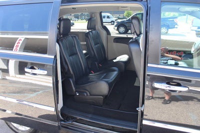 2016 Chrysler Town & Country Touring