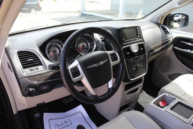 2016 Chrysler Town & Country Touring-L Anniversary Edition