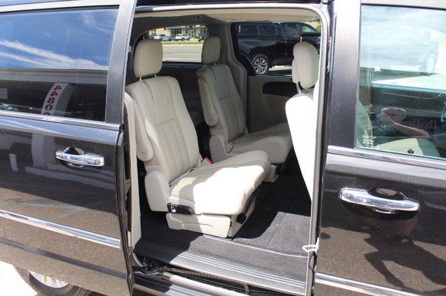 2016 Chrysler Town & Country Touring-L Anniversary Edition