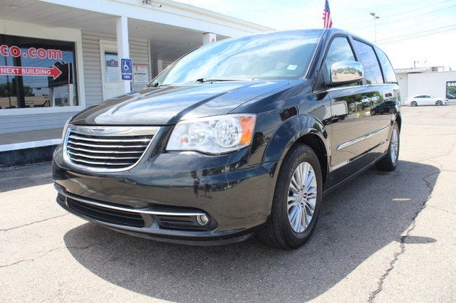 2016 Chrysler Town & Country Touring-L Anniversary Edition