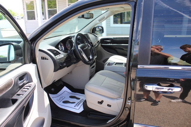 2016 Chrysler Town & Country Touring-L Anniversary Edition