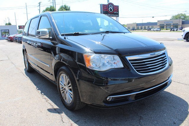2014 Chrysler Town & Country Touring-L