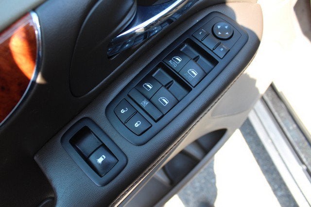 2014 Chrysler Town & Country Touring-L