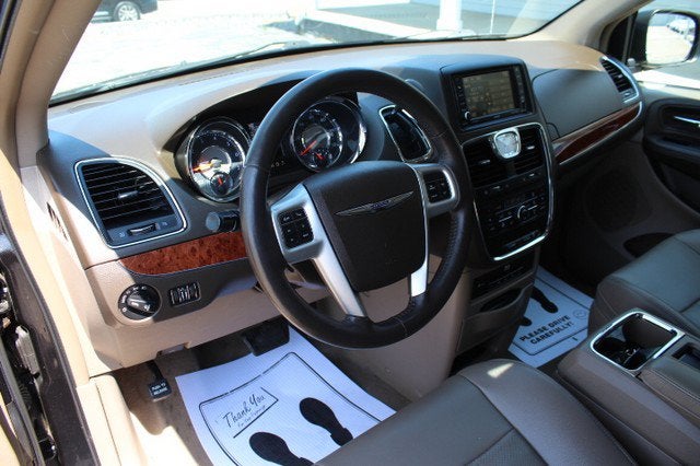 2014 Chrysler Town & Country Touring-L