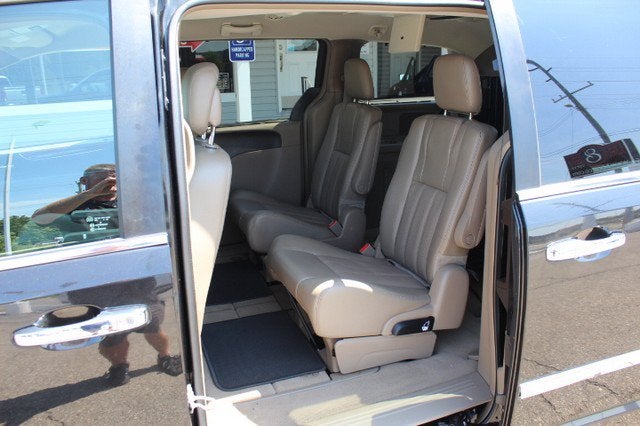 2014 Chrysler Town & Country Touring-L