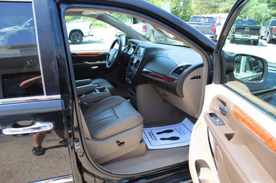 2014 Chrysler Town & Country Touring-L