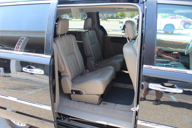 2014 Chrysler Town & Country Touring-L