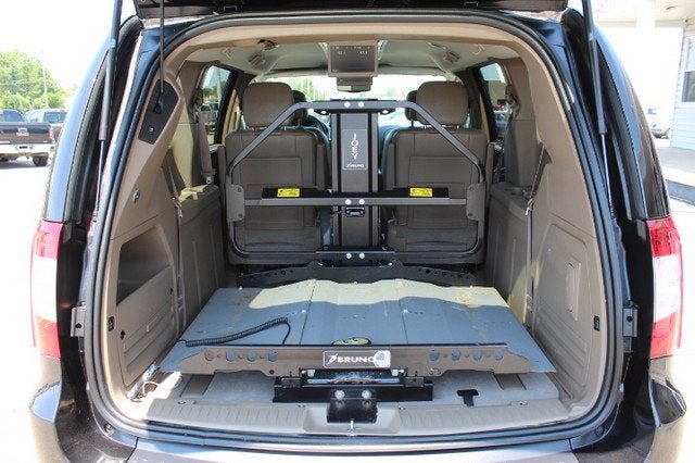 2014 Chrysler Town & Country Touring-L