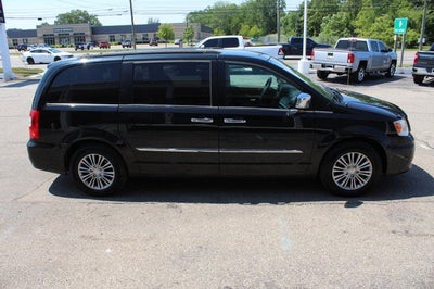 2014 Chrysler Town & Country Touring-L