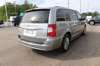 2016 Chrysler Town & Country Touring-L Anniversary Edition
