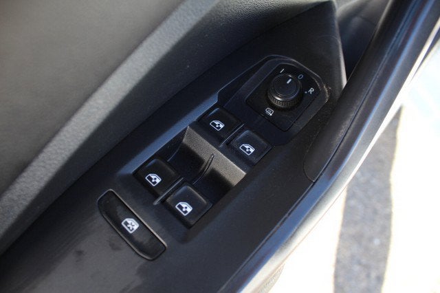 2019 Volkswagen Jetta Base