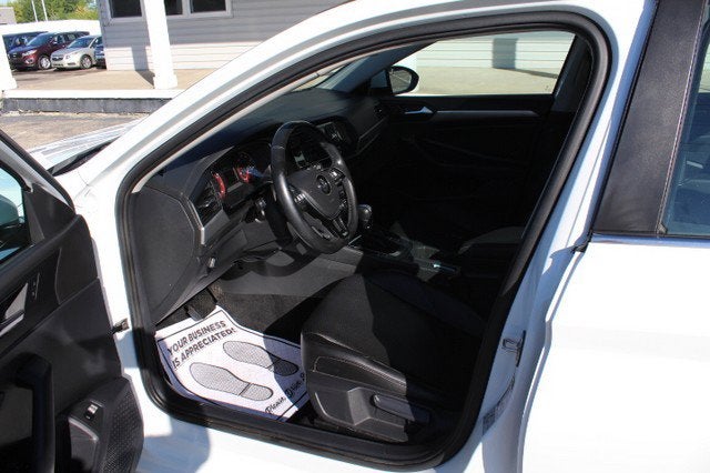 2019 Volkswagen Jetta Base